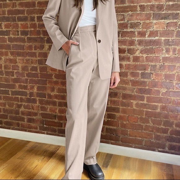 Aritzia Babaton Swift Pants in Cream - Picture 1 of 12